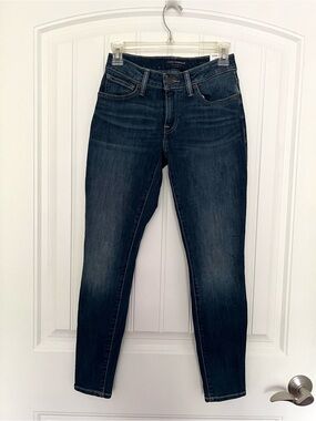 Lucky Brand Women's Dark Blue Skinny Jeans‎ NWT